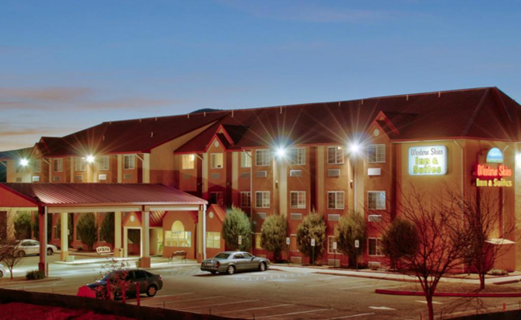 Western Skies Inn & Suites Los Lunas Buitenkant foto