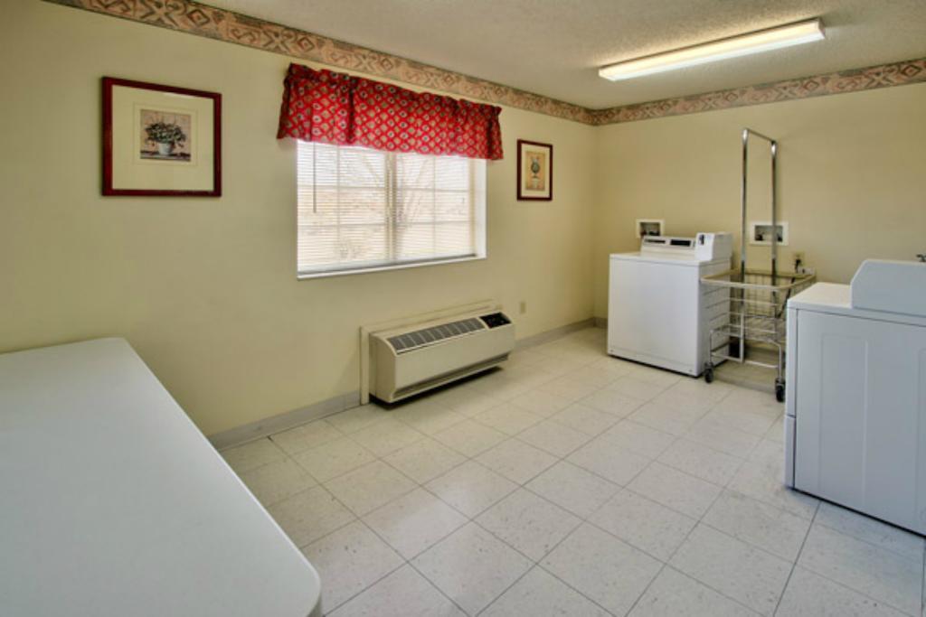 Western Skies Inn & Suites Los Lunas Buitenkant foto