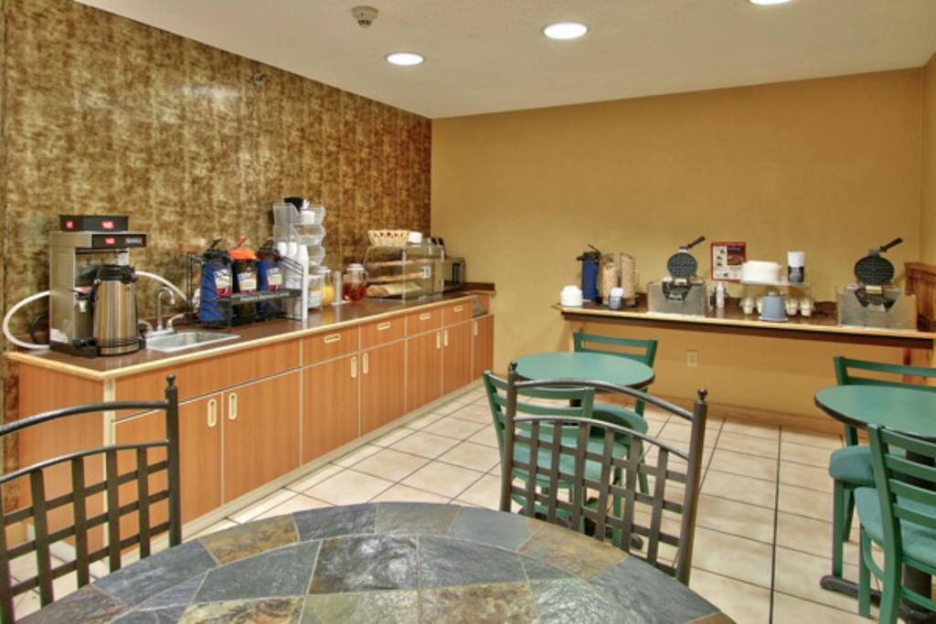 Western Skies Inn & Suites Los Lunas Buitenkant foto